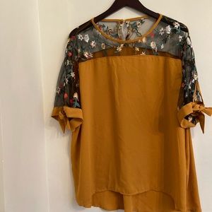 floral detail top